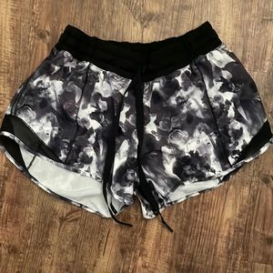 Lululemon shorts sz 6